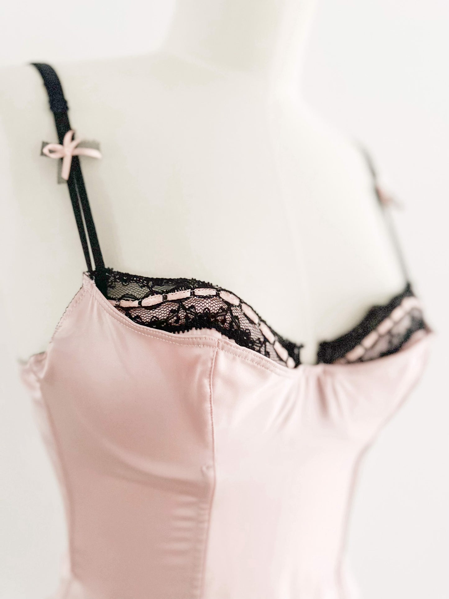 SOFT SATIN ROSE BUSTIER (75A/70B)
