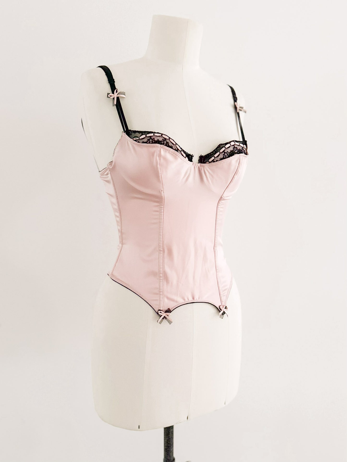 SOFT SATIN ROSE BUSTIER (75A/70B)