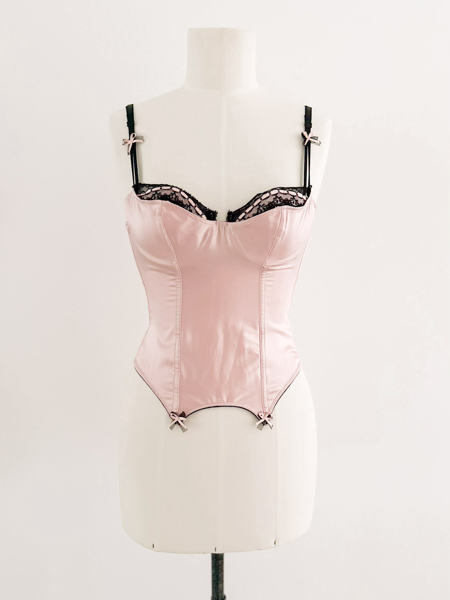SOFT SATIN ROSE BUSTIER (75A/70B)