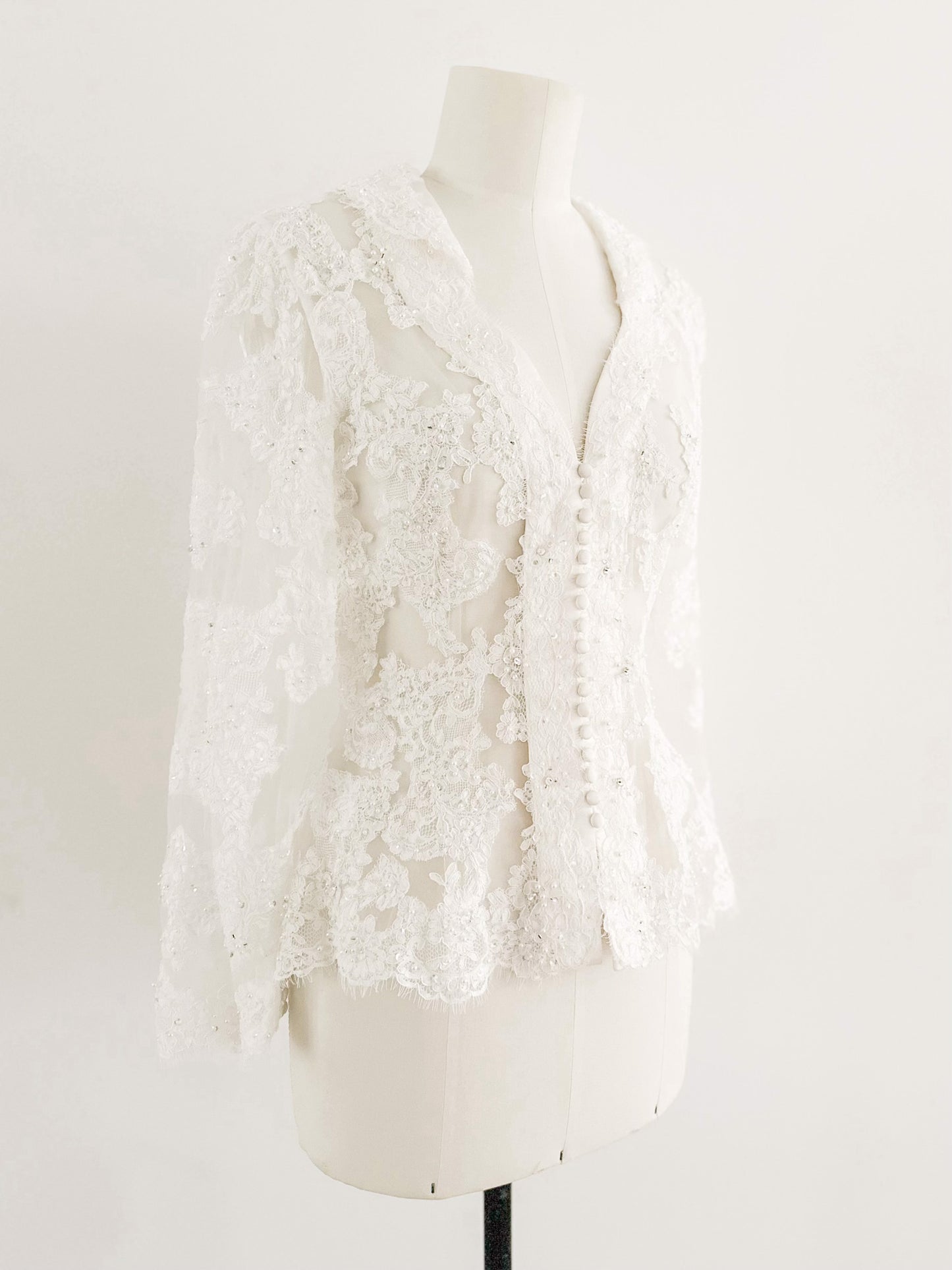HIGH END LACE BLOUSE (S - M/L)