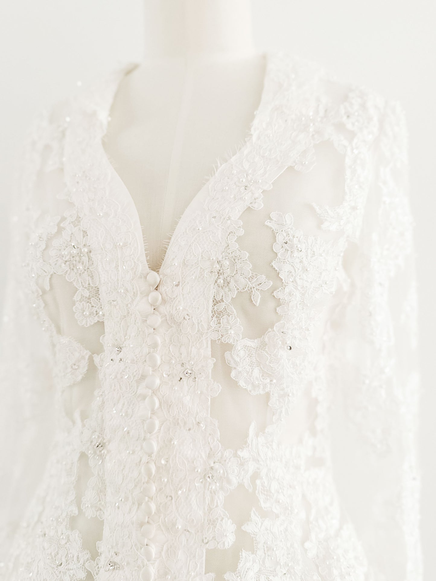 HIGH END LACE BLOUSE (S - M/L)