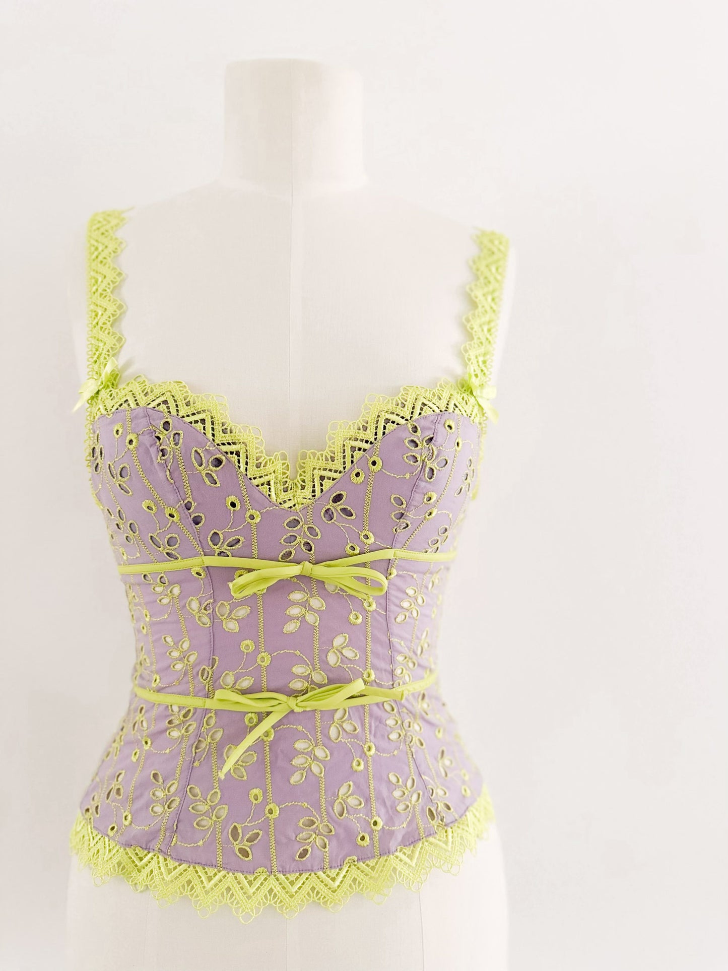 FRENCH LILA EYELET BUSTIER (70B/75A)