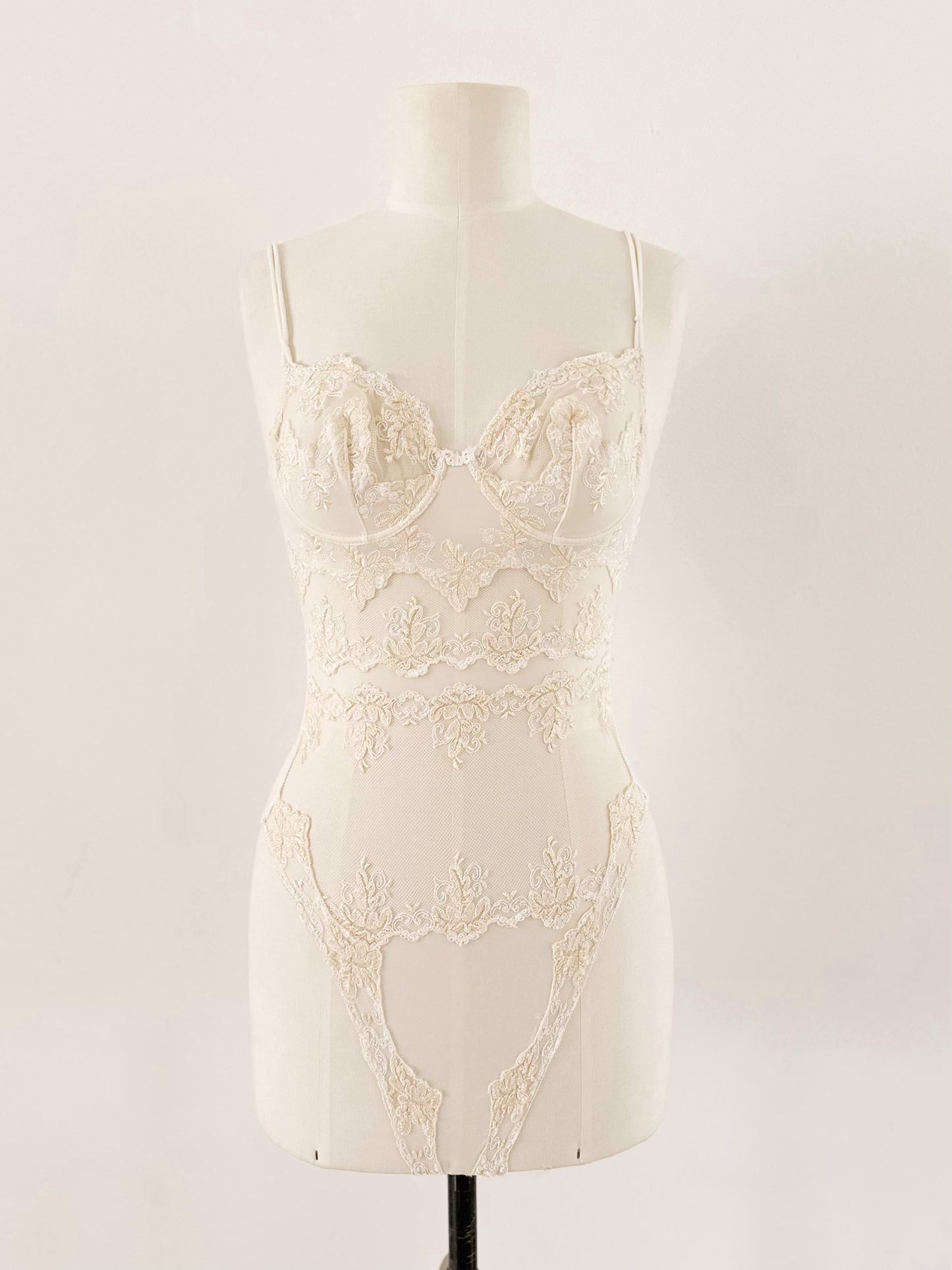 IVORY GOLDEN BAROQUE BODICE (75B/70C)