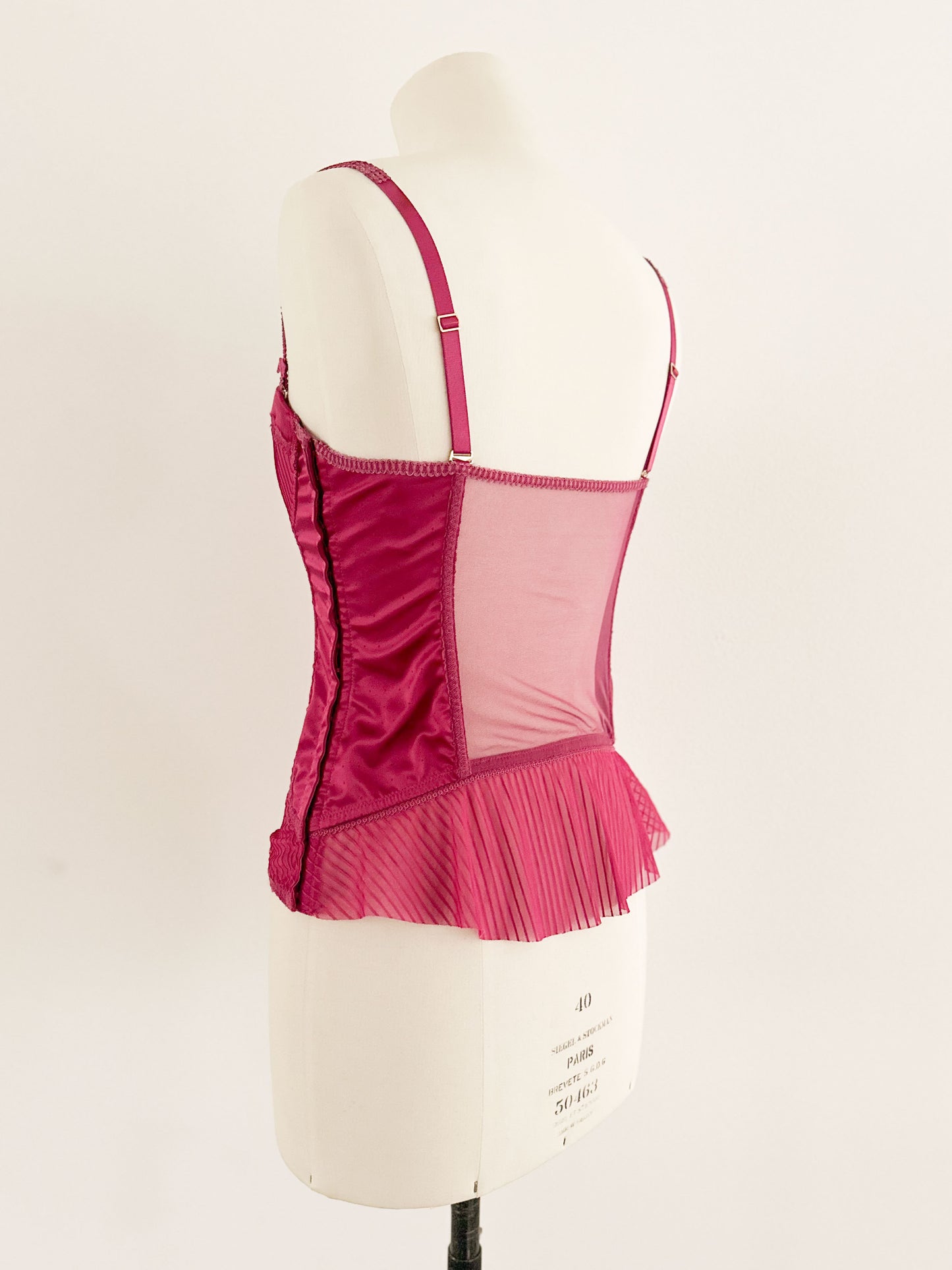 HOT PINK SHELL BUSIER (80B/75C)