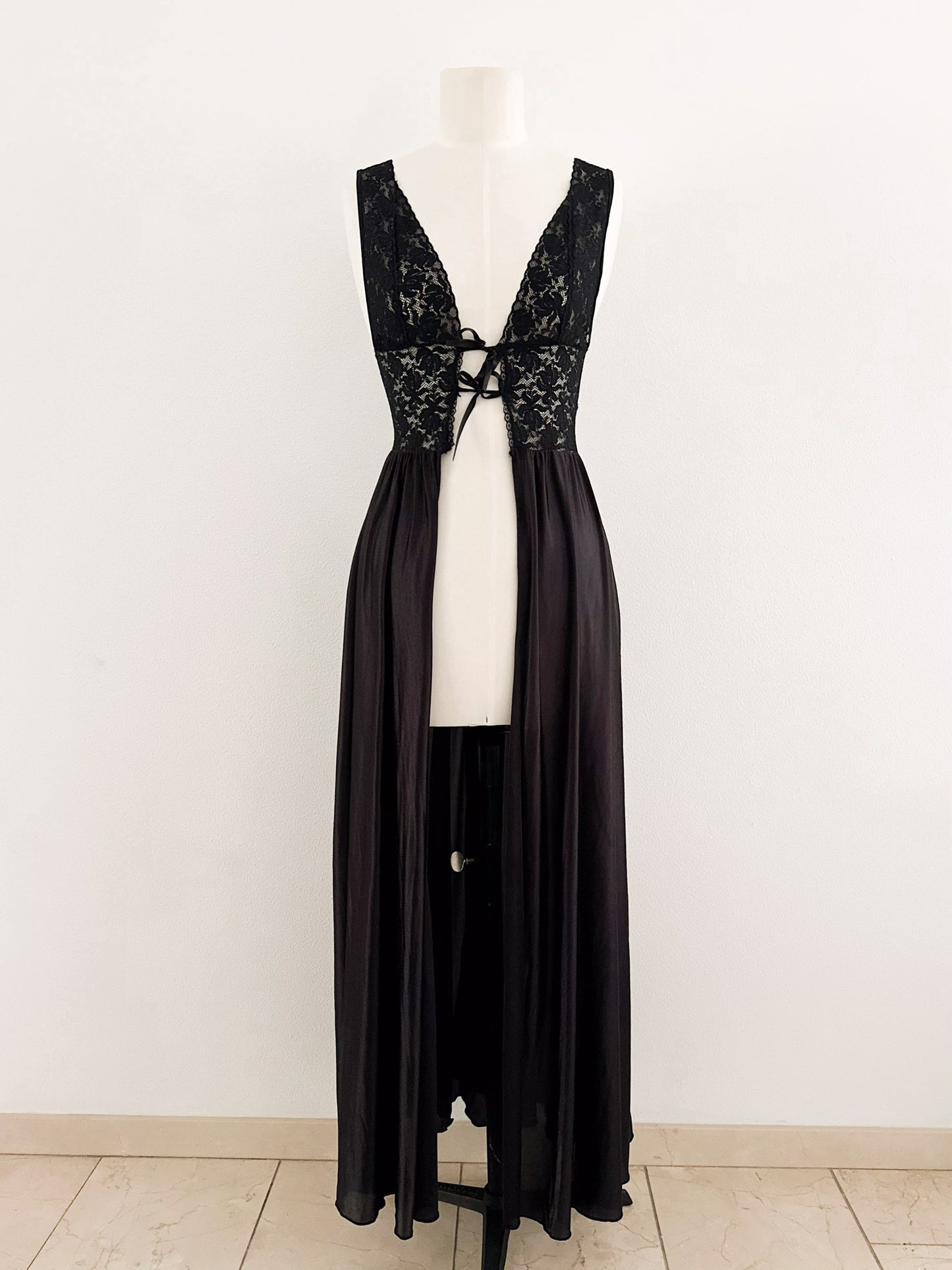 BLACK LACE NEGLIGE (XS - S)