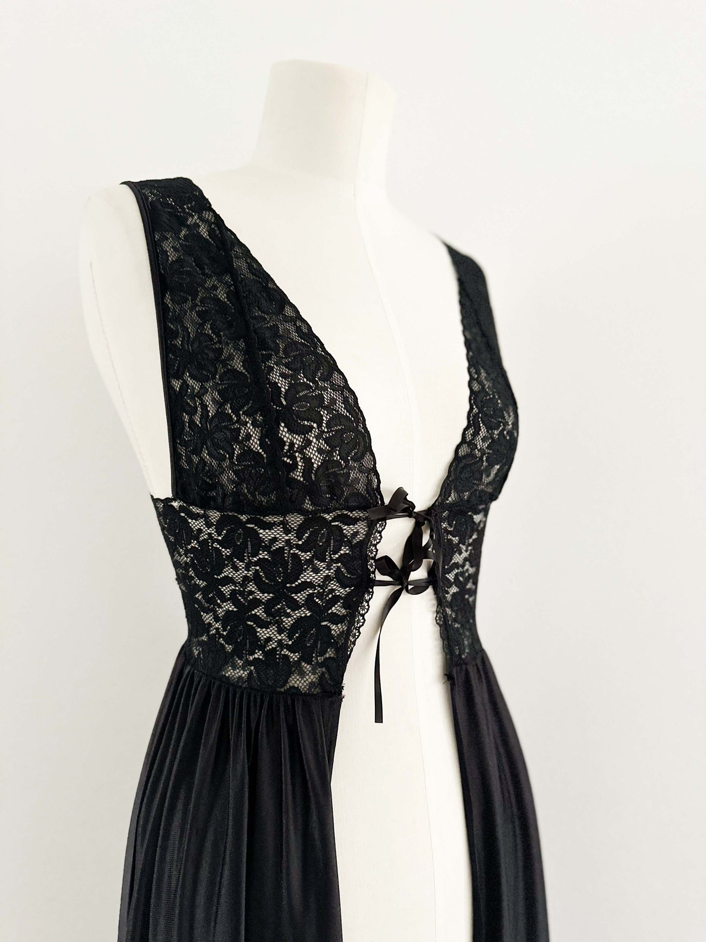 BLACK LACE NEGLIGE (XS - S)