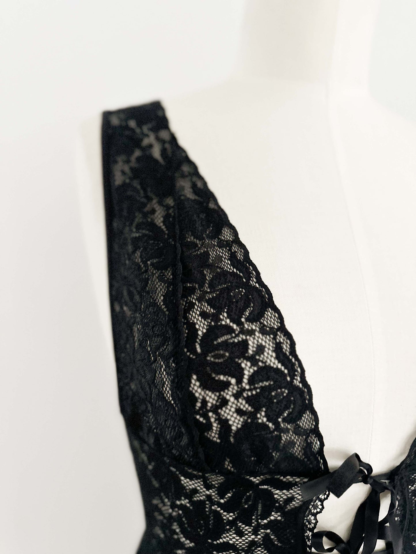 BLACK LACE NEGLIGE (XS - S)