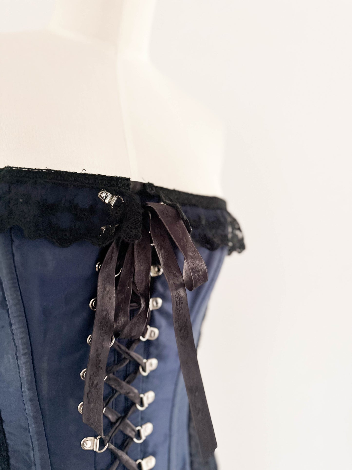 NAVY BLACK LACE CORSET (XS - S/M)