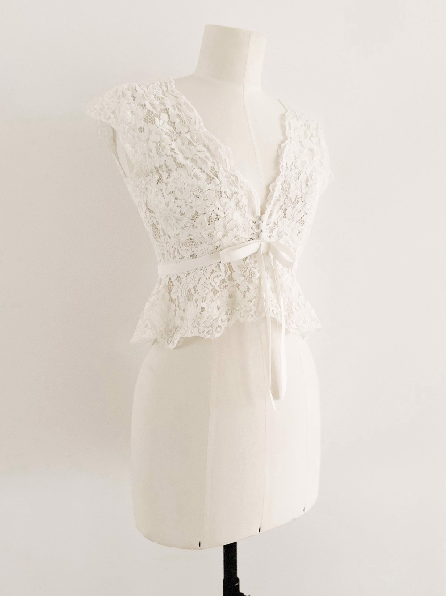 LACE DREAMY BUSTIER TOP (S - M)