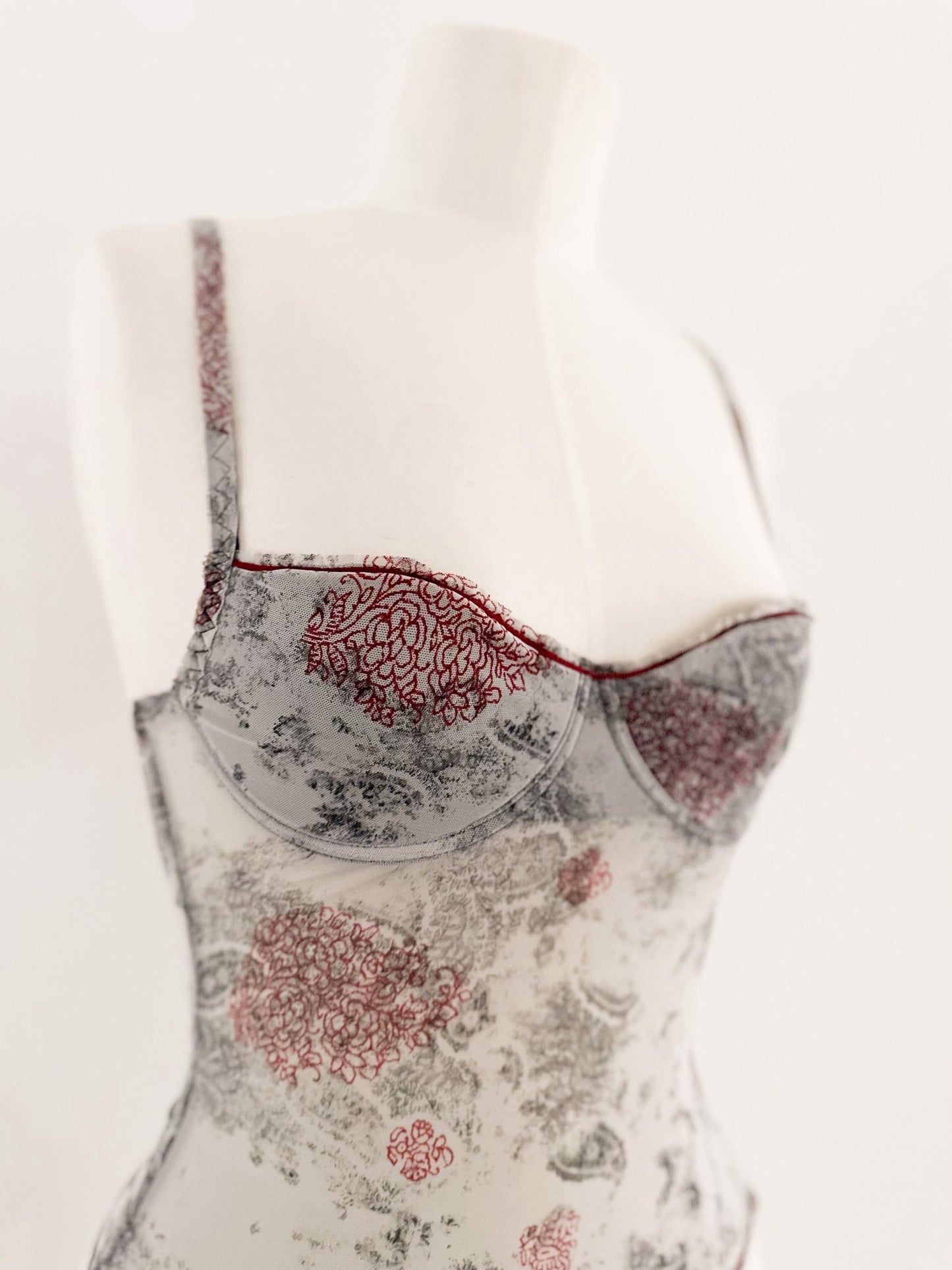 GREY Y2K BUSTIER (75B/70C)