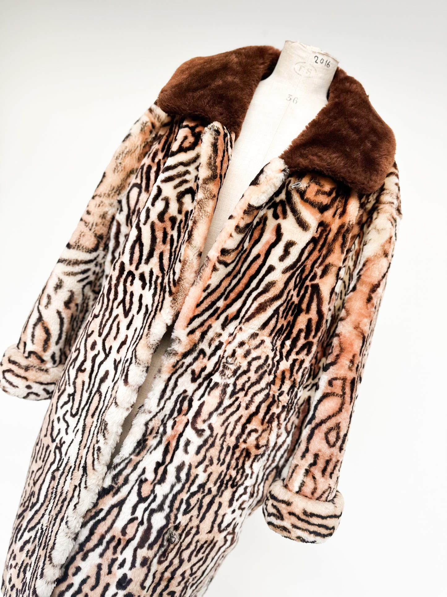 LEOPARD FAUX FUR COAT (L - XL)