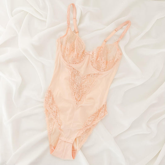 PEACH LACE BODYSUIT (75C/70D)