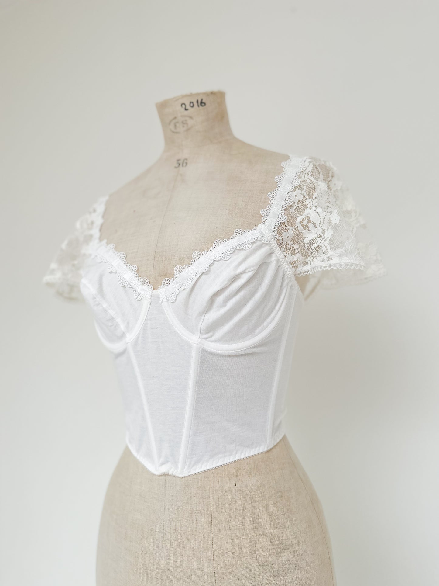 ETHEREAL LACE SLEEVE BUSTIER (75B/70C)