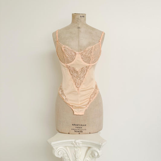 PEACH LACE BODYSUIT (75C/70D)