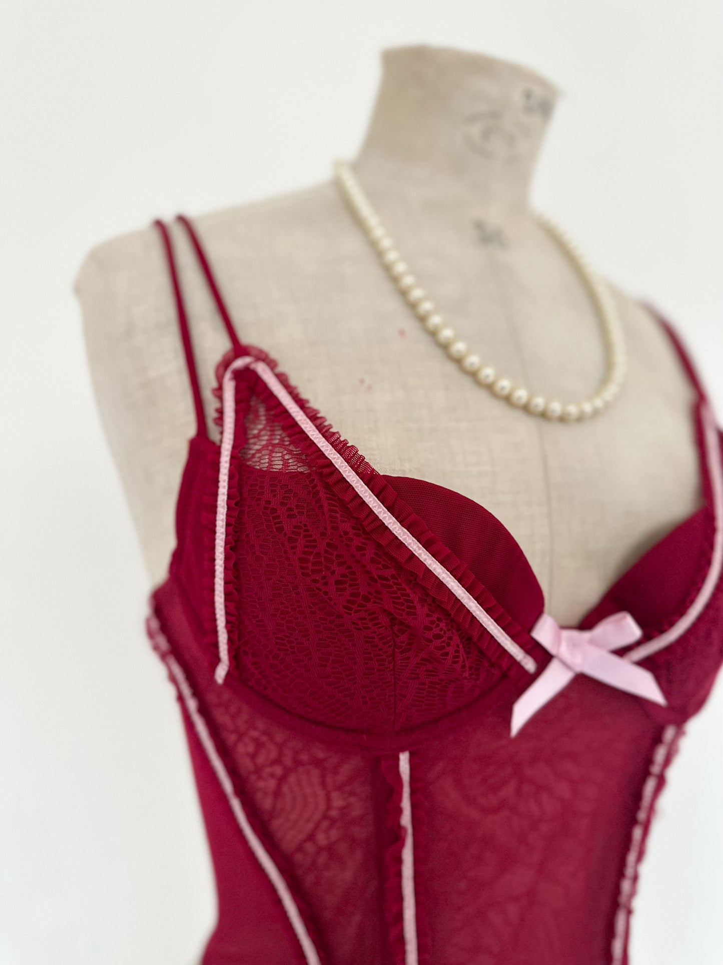 CHERRY RED LACE BUSTIER (70B/75A)
