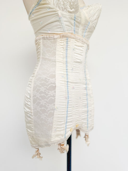 Lijou Vintage - That we're obsessed with this girdle skirt