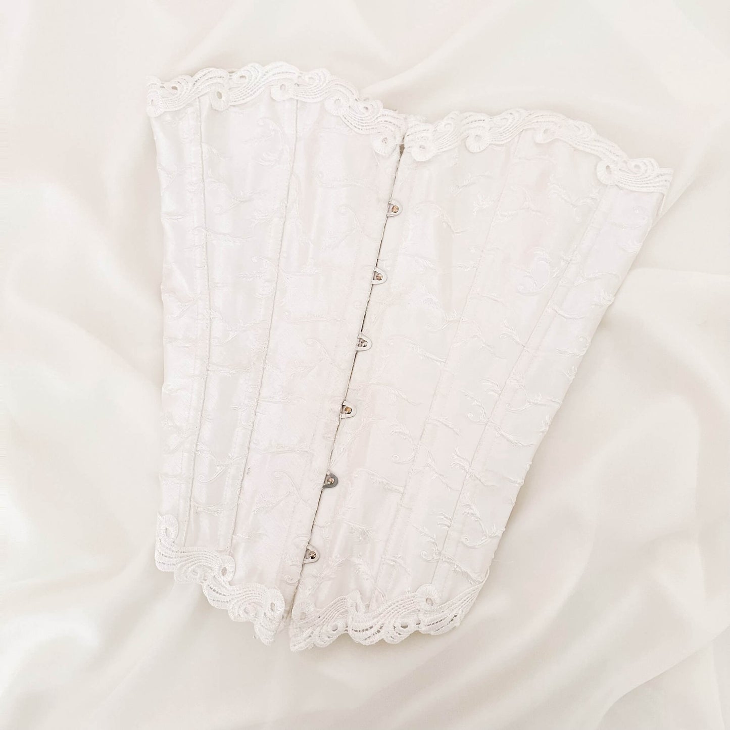 FOH WHITE IVORY LACE CORSET (S - M)