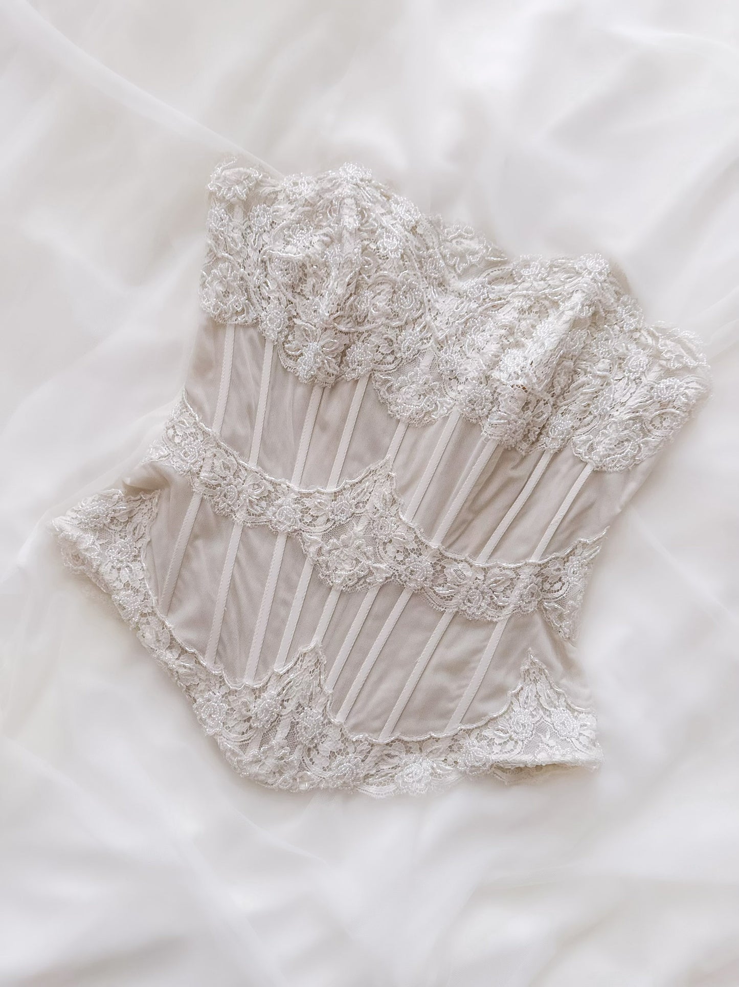 ORNAMENTED IVORY CORSET (M - L)