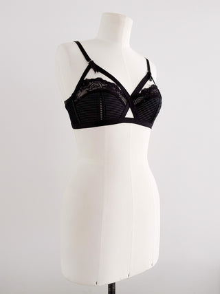 VINTAGE DION VON TEESE BRA (75C/80B)