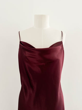 FLOOR LENGTH BURGUNDY GOWN (M, EU 38)