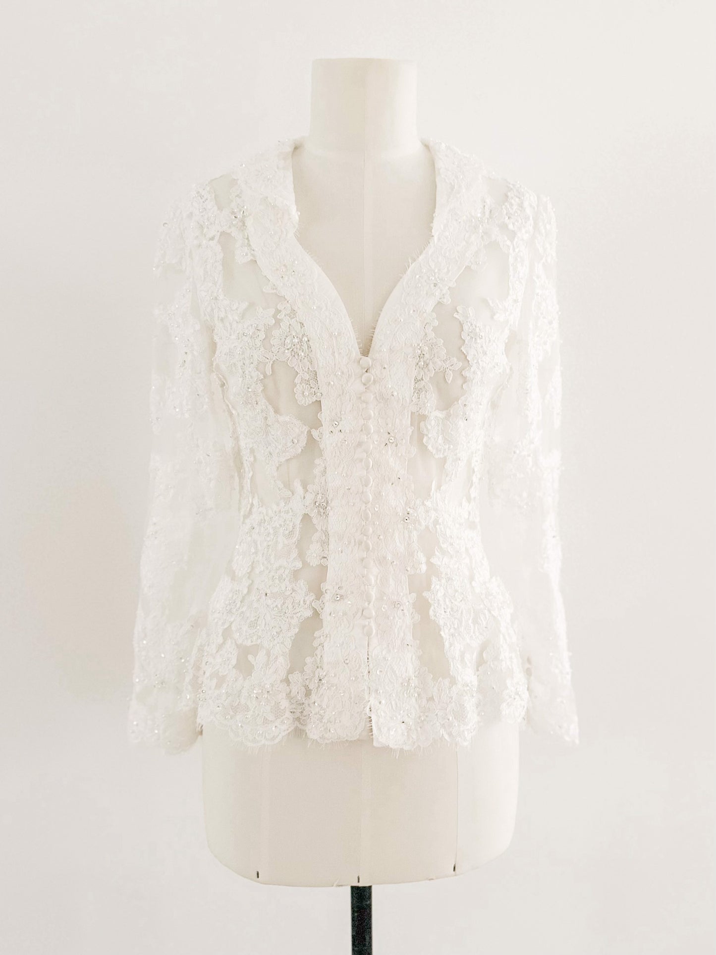 HIGH END LACE BLOUSE (S - M/L)