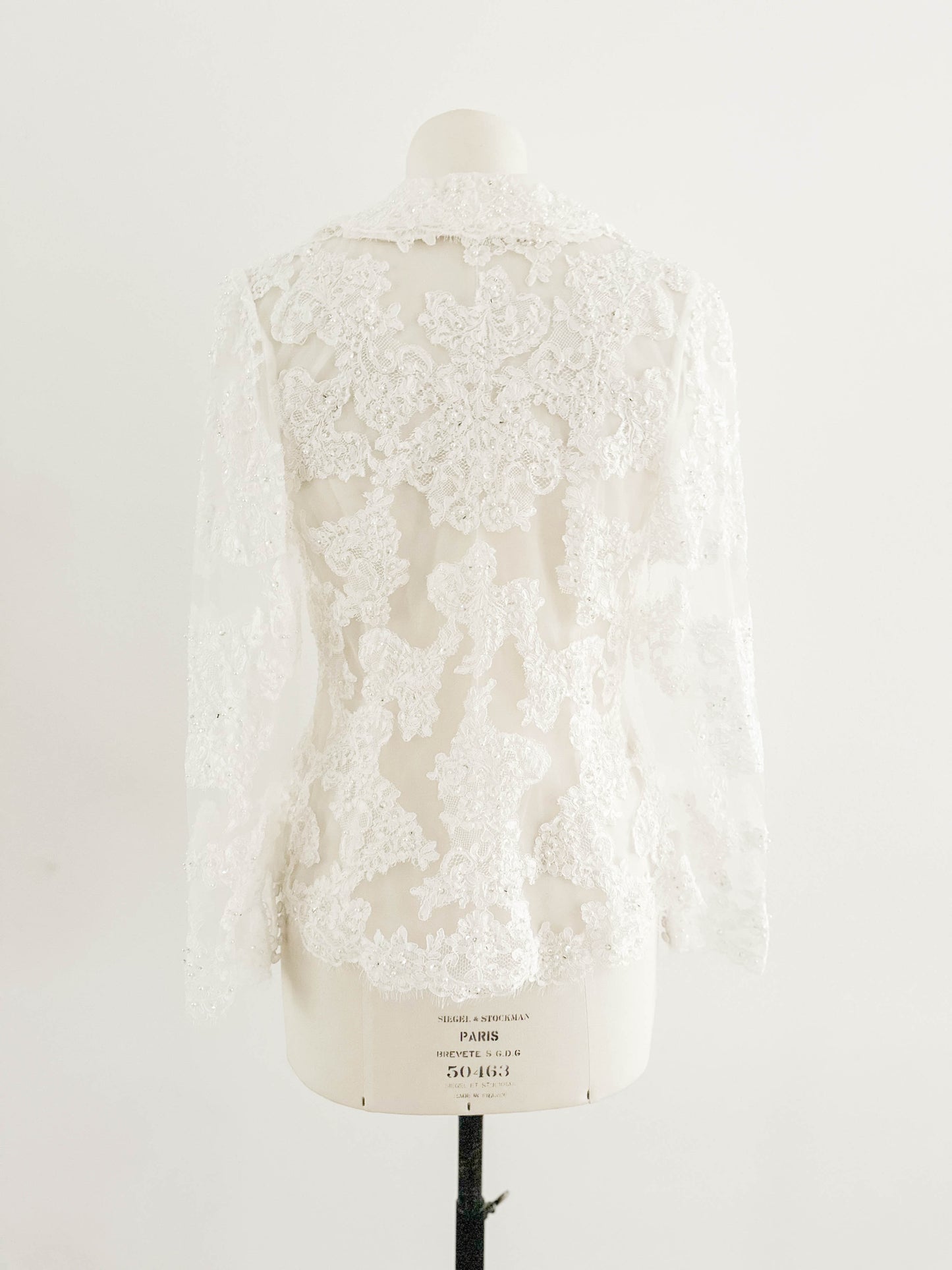 HIGH END LACE BLOUSE (S - M/L)