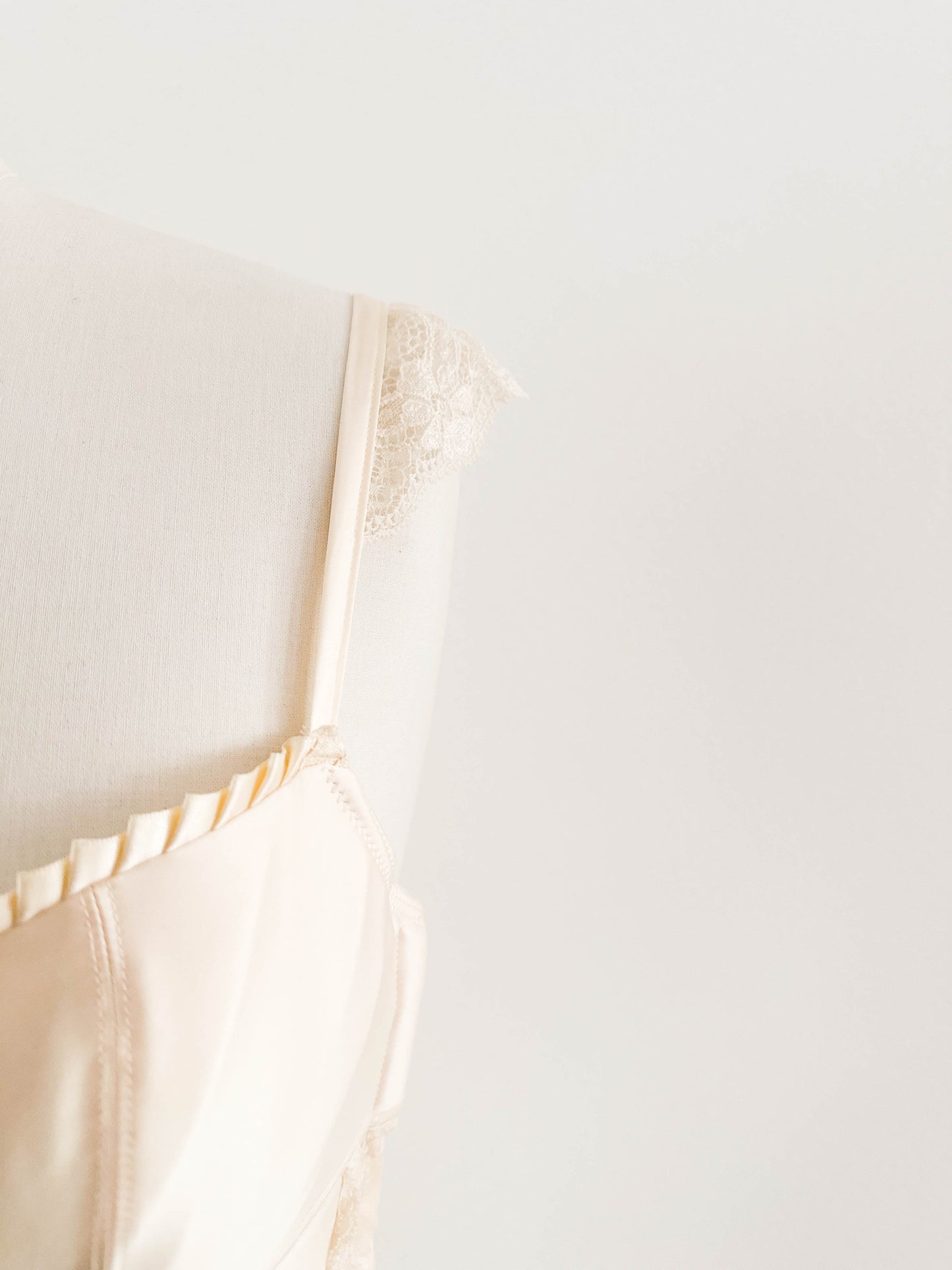 SLEEK BUTTERYELLOW/IVORY BUSTIER (75B/70C)