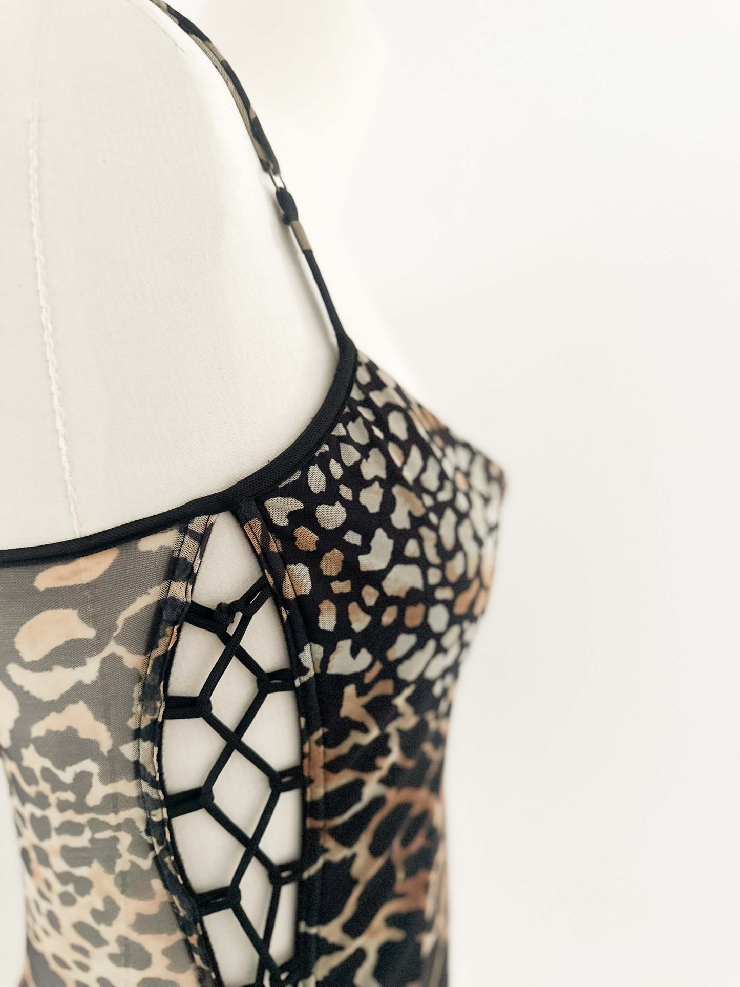 SOFT JUNGLE BUSTIER (XS - M)