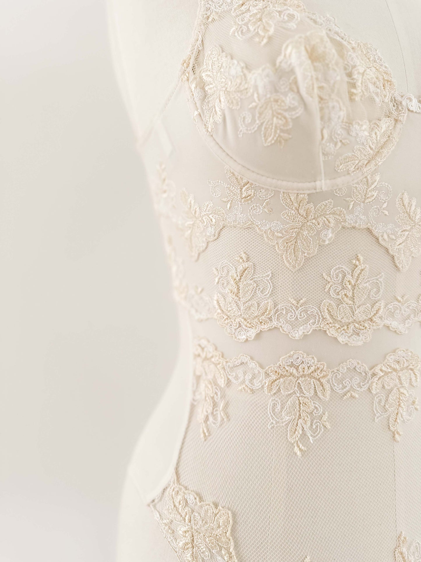 IVORY GOLDEN BAROQUE BODICE (75B/70C)