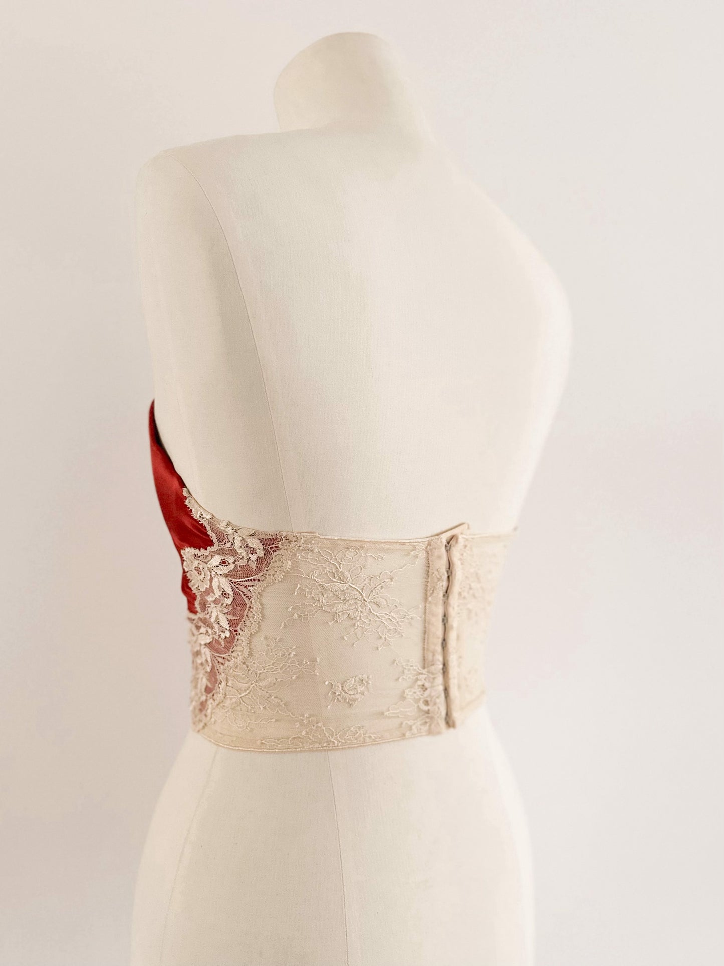 CHERRY LACE BUSTIER (75B/70C)
