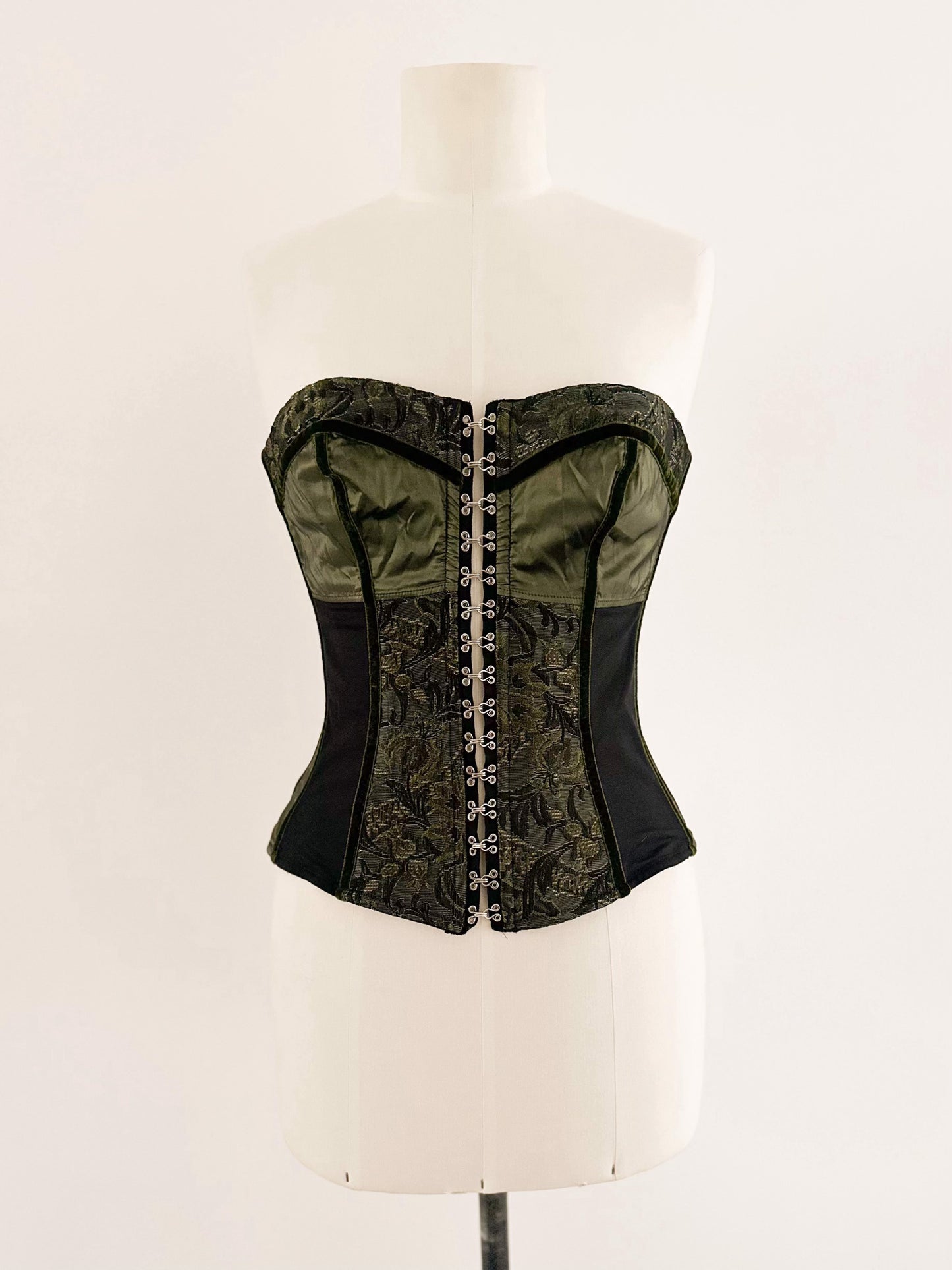 ITALIAN DARK BAROQUE CORSET (M - L)