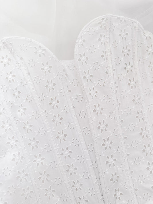 WHITE SWEETHEART EYELET CORSET (S - M)